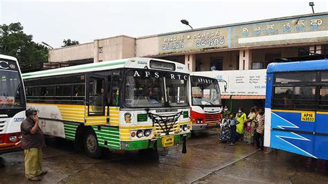 APSRTC to develop four depots as ‘bus ports’ - The Hindu