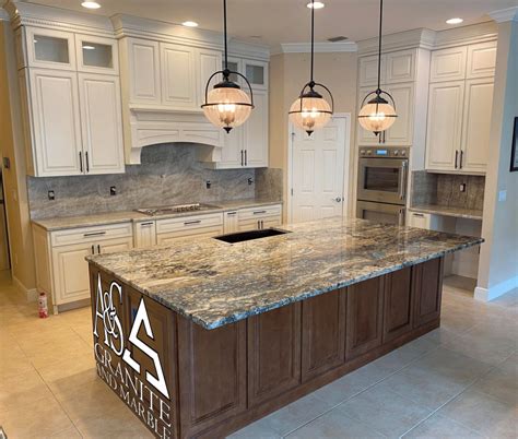 contrast-and-color-beautiful-exotic-quartzite-kitchen-with-full-height-splash