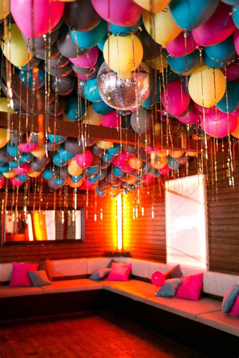 28 Creative Balloon Decoration Ideas for Parties | Home Designing