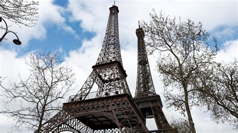 Eiffel Tower: Iconic Paris landmark gets a mini-twin - BBC Newsround