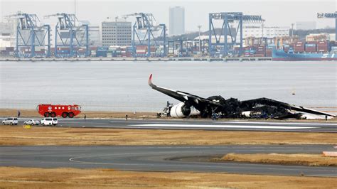 Probe into fatal Tokyo runway crash focuses on air traffic communications