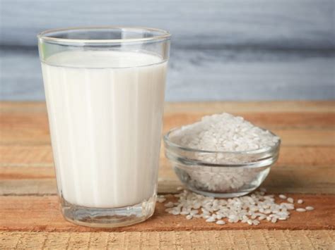 5 Proven Benefits of Rice Milk | Organic Facts