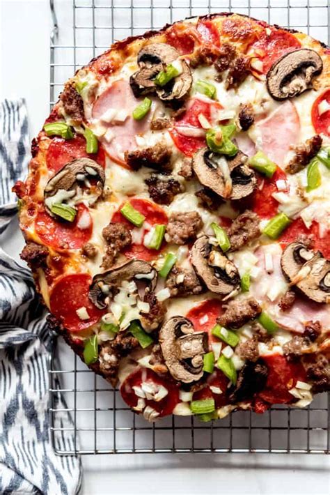 Cast Iron Pan Pizza (Copycat Pizza Hut Pizza Recipe) - House of Nash Eats