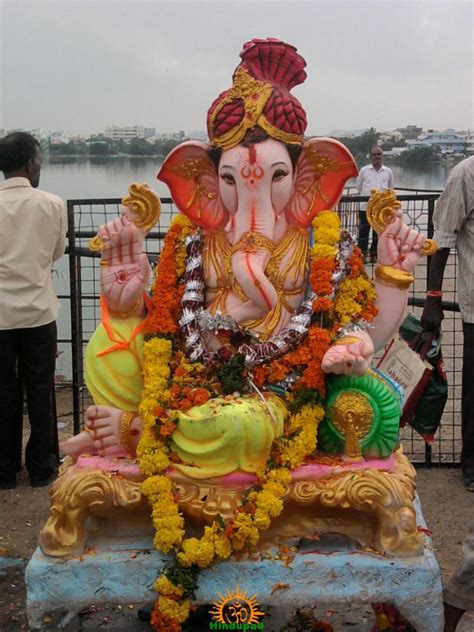 Ganesh immersion in Hyderabad 2 - Hindupad