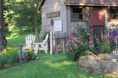 Country gardens | Farmhouse landscaping, Cottage garden, Rustic gardens