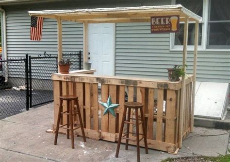 DIY Pallet Outdoor Bar and Stools | The Owner-Builder Network