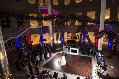 Fernbank Museum Atlanta Wedding Photographer dance - WEDDINGS