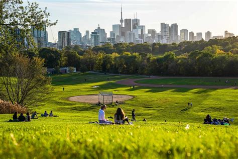 Canada says hello to fall and goodbye to summer. What to expect this ...