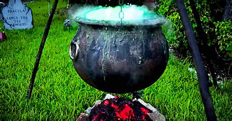 Make A Bubbling Witch's Cauldron For Halloween