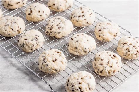 Ricotta Chocolate Chip Cookies - Cookrita