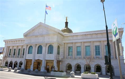 Justice Hardesty gives tour of Nevada Supreme Court building set to ...