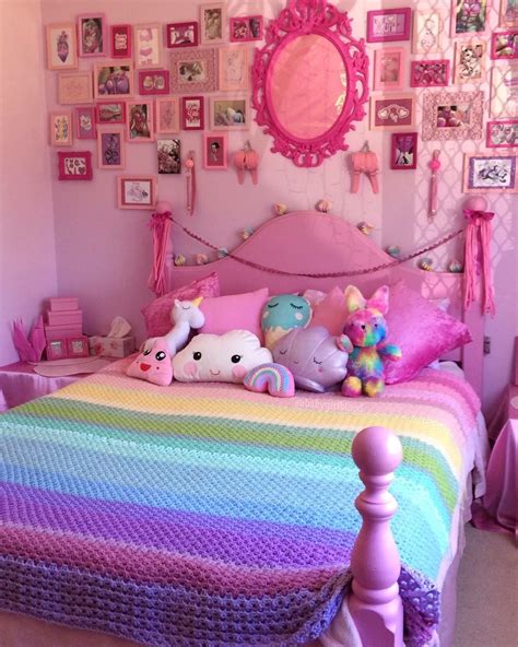 Habitación con decoración en rosa para adolescente o niñas Pink Bedroom Decor, Pink Bedrooms ...