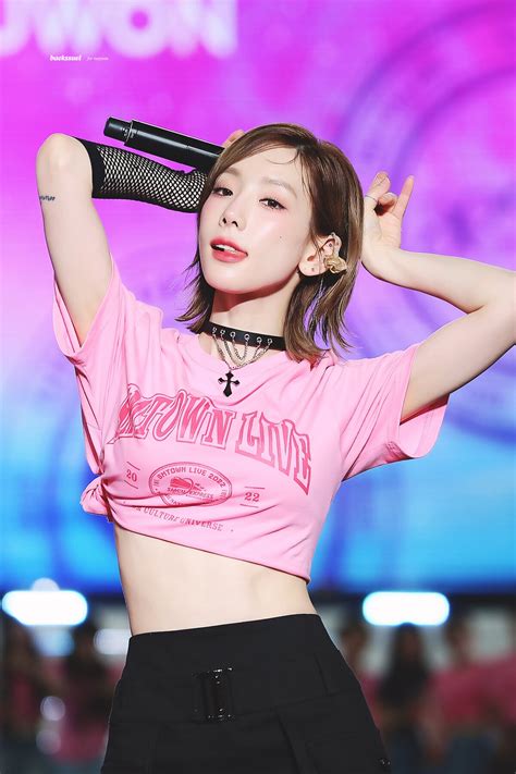 220820 Taeyeon at SMTOWN LIVE 2022: SMCU EXPRESS | kpopping