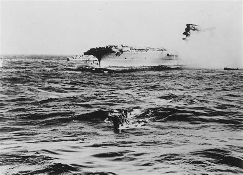 survivors leave sinking USS Lexington aircraft carrier 1942 | World War Photos