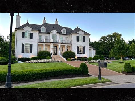 Todd Chrisley Seen For First Time on House Arrest, Sweet Delivery From Daughter