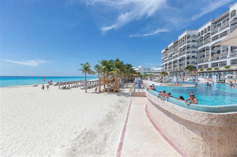 Playa del Carmen vs. Cancun: Which Is Best for You? | Oyster.com