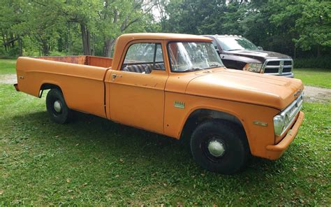 081622 – 1971 Dodge D100 Sweptline – 2 | Barn Finds