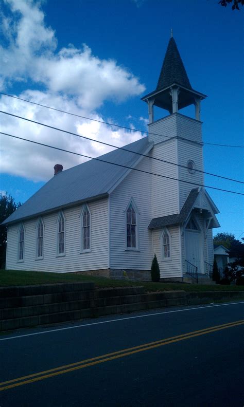 "Welcome to Hedgesille", Hedgesville Presbyterian, Hedgesville, WV. Copyright Kirby Lewis ...