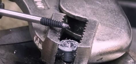 How to Use Spiral Screw Extractor for Easy Removal