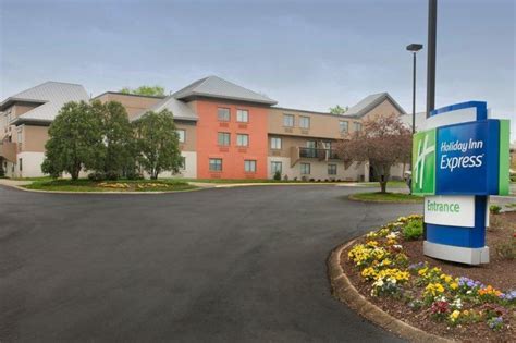 Holiday Inn Express Nashville Airport Hotel (Nashville (TN)) - Deals ...