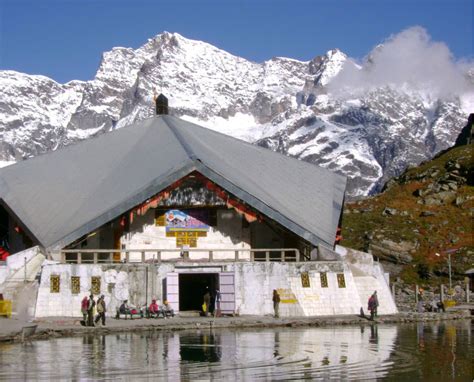 Hemkund, Uttarakhand - Info, Timings, Photos, History