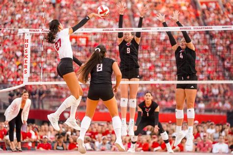 Eight great photos from Nebraska’s world-record volleyball game ...