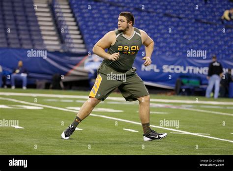 Notre Dame offensive lineman Zack Martin runs a drill at the NFL ...