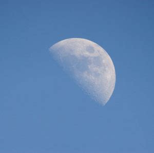 A Daytime Moon? - Farmers' Almanac - Plan Your Day. Grow Your Life.