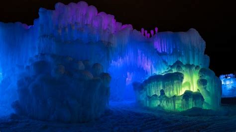 Illuminated Ice Castles Return to Lake Geneva in January 2022 – NBC Chicago