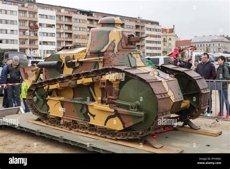 Tank renault ft 1918 Banque de photographies et d’images à haute résolution - Alamy