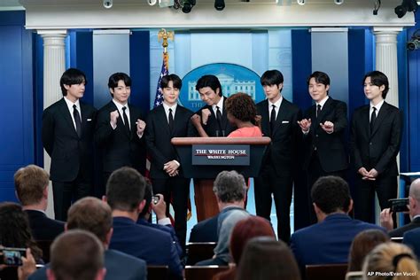 Here Are 15+ HD Photos Of BTS At The White House Press Briefing - Koreaboo