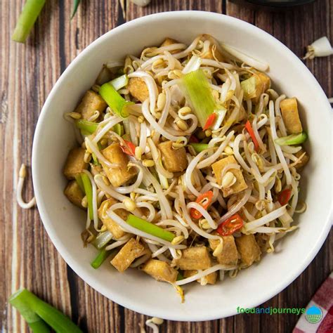 Thai Stir-Fried Tofu and Bean Sprouts - Food and Journeys®