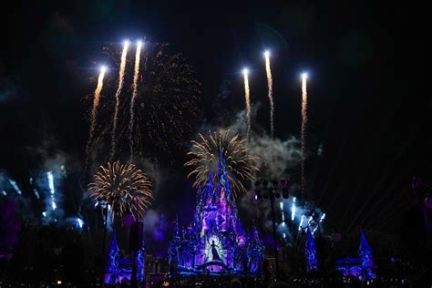 PHOTOS, VIDEO: New ‘Disney Enchantment’ Fireworks Spectacular Premieres at Magic Kingdom - WDW ...