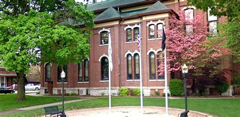 County Courthouse – Bond County, Illinois