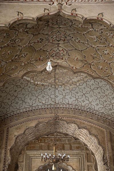 Close-up of upper arch inside Bashahi Mosque | Badshahi Mosque | Lahore ...