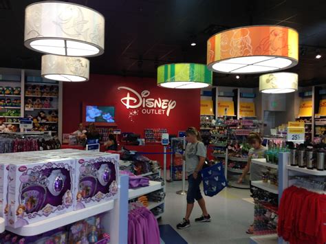 Disney Merchandise Outlet - Dremof Bieber