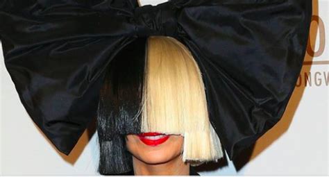 Sia Walked The Red Carpet Without Her Wig And People Are Freaking Out ...