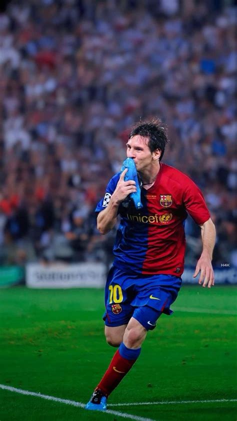 Messi boot kiss | Lionel messi barcelona, Lionel messi, Messi photos