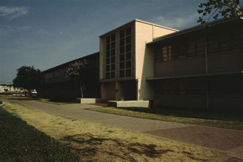 [St Philips College] - The Portal to Texas History