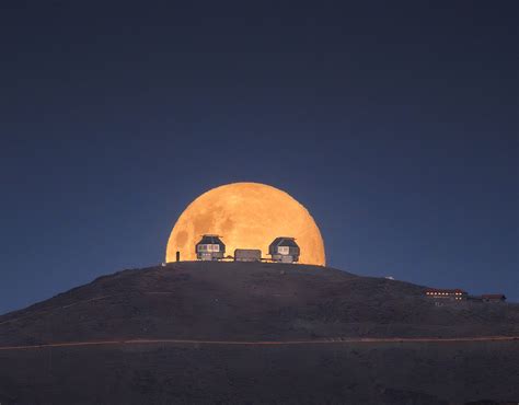 APOD: 2024 January 27 - Full Observatory Moon