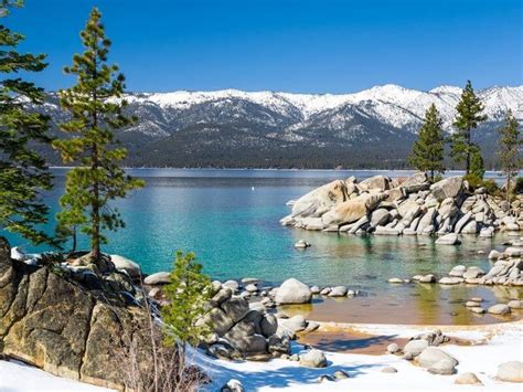 18 Best Views of Lake Tahoe [Scenic Viewpoints By Car, Hike & More]