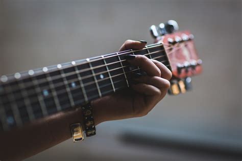 guitar finger calluses - National Guitar Academy