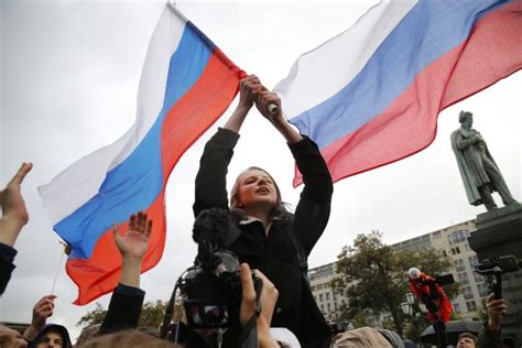 Supporters of opposition leader Navalny rally across Russia | Express & Star