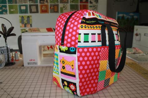 SunShine Sews...: Sewing Tote