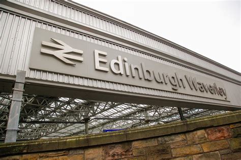 Signalling problem at Waverley station causing disruption to services between Edinburgh and ...