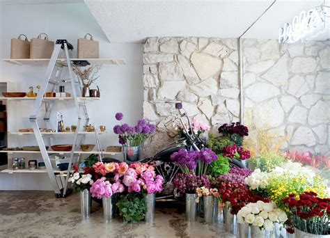 7 Best Local Flower Shops Across the Country with Beautiful Design | Shop interior design ...