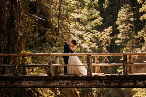 Packwood Cabin Elopement near Mt Rainier