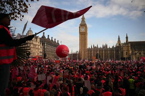 The U.K.’s Wave of Strikes Explained: Why Is It Ending? - The New York Times