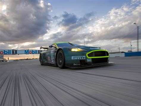 Download Vehicle Aston Martin DBR9 HD Wallpaper