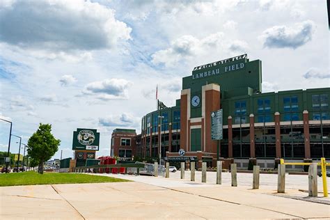 Buying a Packer House Near Lambeau Field in Green Bay, WI